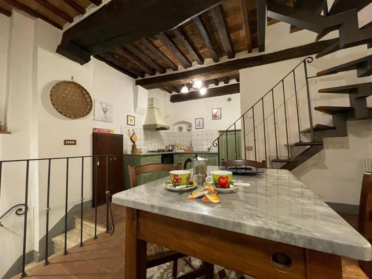 Pulcinella Appartamento Tipico Centro Storico Montepulciano Stazione Exteriör bild